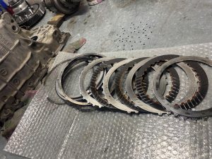 خودرو کیا در تعمیرگاه اسپید مکس