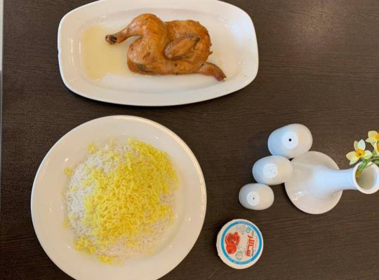 رستوران اکبر جوجه لنگرود