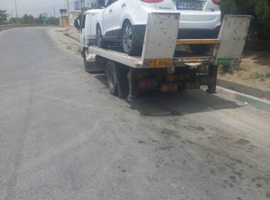 خودرو بر جاده هراز خودرو سوار جاده هراز