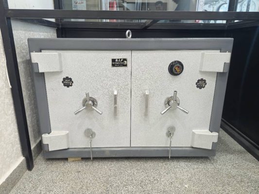 گاو صندوق زیر ویترینی گاو صندوق طلا فروشی