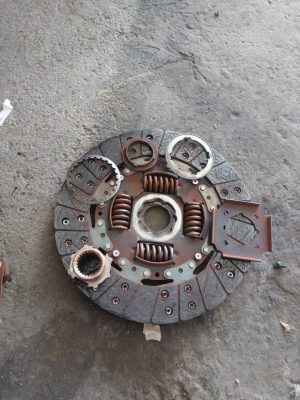 مکانیکی نیسان دیزل بنزینی سنندج تعمیرگاه نیسان بنزینی دیزل سنندج