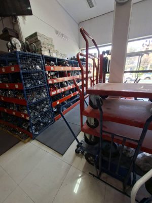 چرخ گاری قرقره ریل یزد دنیای چرخ یزد