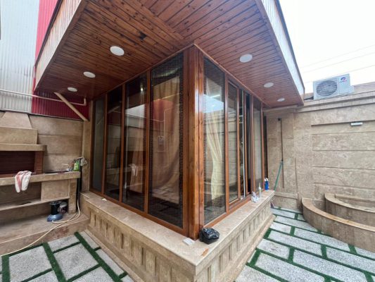 پنجره دوجداره در کوچصفهان پنجره پویا