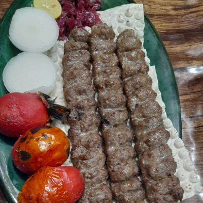 آشپزخانه در سیاهکل تهیه غذا در سیاهکل رستوران و آشپزخانه بهارنارنج