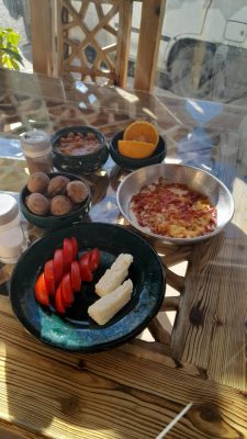 آشپزخانه در سیاهکل تهیه غذا در سیاهکل رستوران و آشپزخانه بهارنارنج