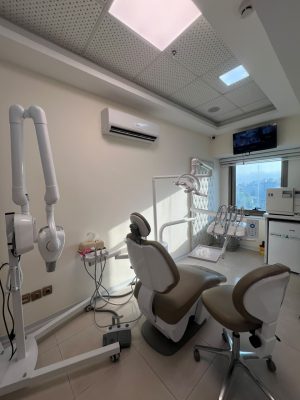 مطب دندانپزشکی شیرین رشت | ترمیمی، عصب‌کشی، زیبایی و پروتز دندان