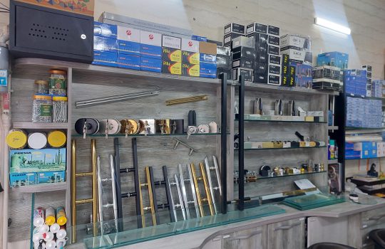 شیشه سکوریت در لاهیجان شیشه بری در لاهیجان شیشه ساختمان در لاهیجان کالای شیشه پارسیان
